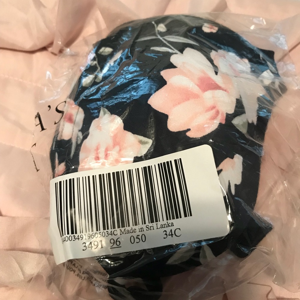 Victoria’s Secret PINK floral bra 34C NWT 🌸